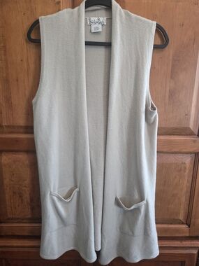 Nouveaux Sleeveless Open-Front Cardigan Vest in Light Cream